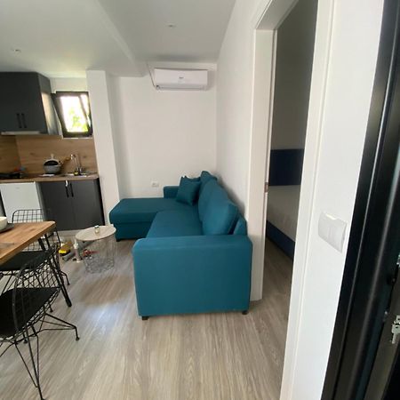 Io'S Apartments Sarande Exterior photo