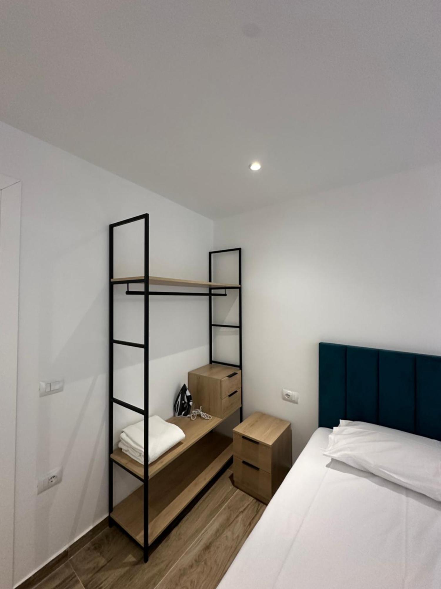 Io'S Apartments Sarande Exterior photo