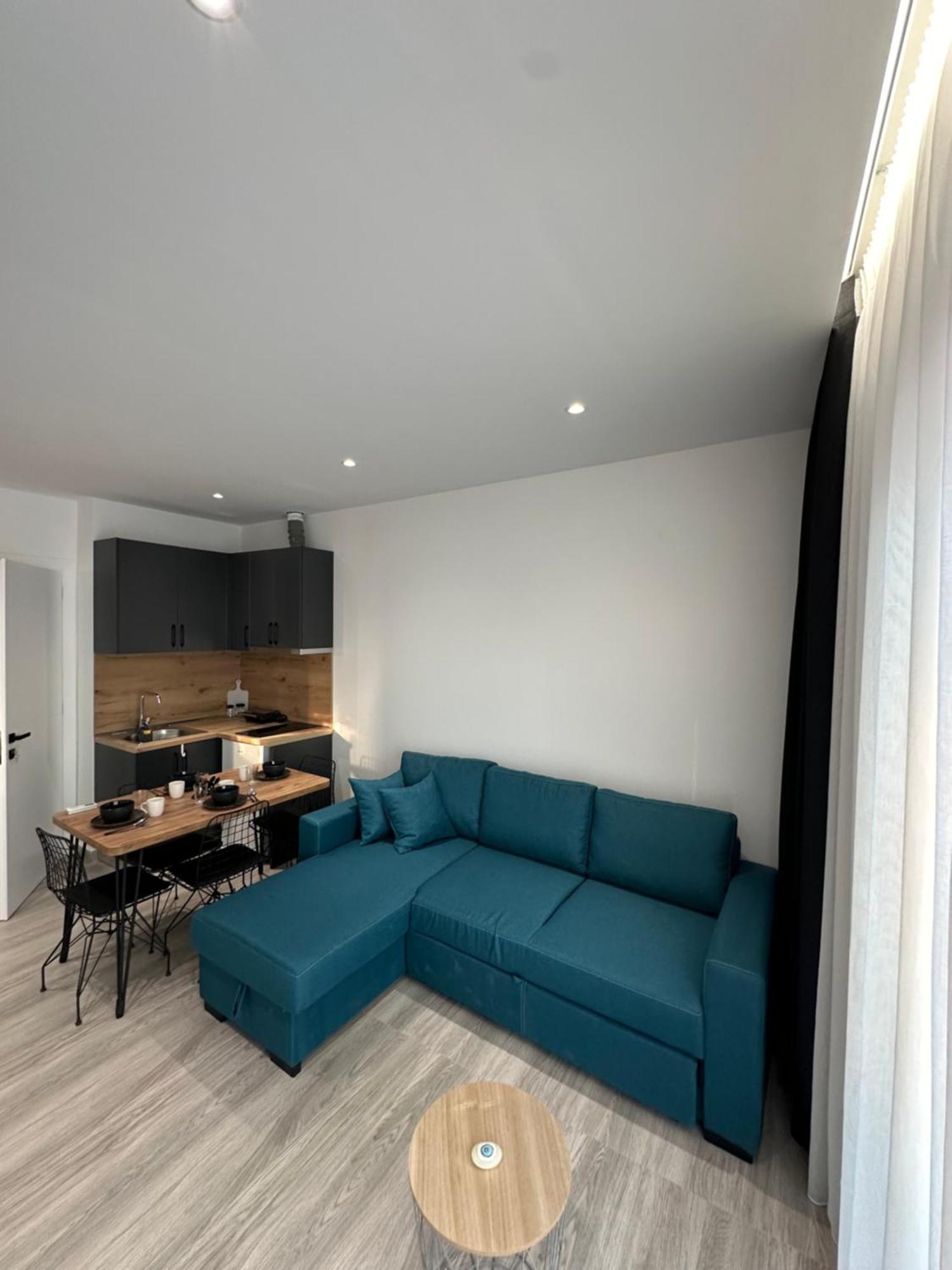 Io'S Apartments Sarande Exterior photo