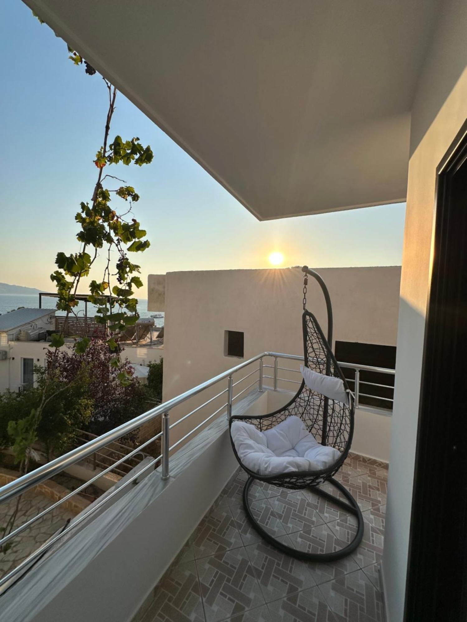 Io'S Apartments Sarande Exterior photo