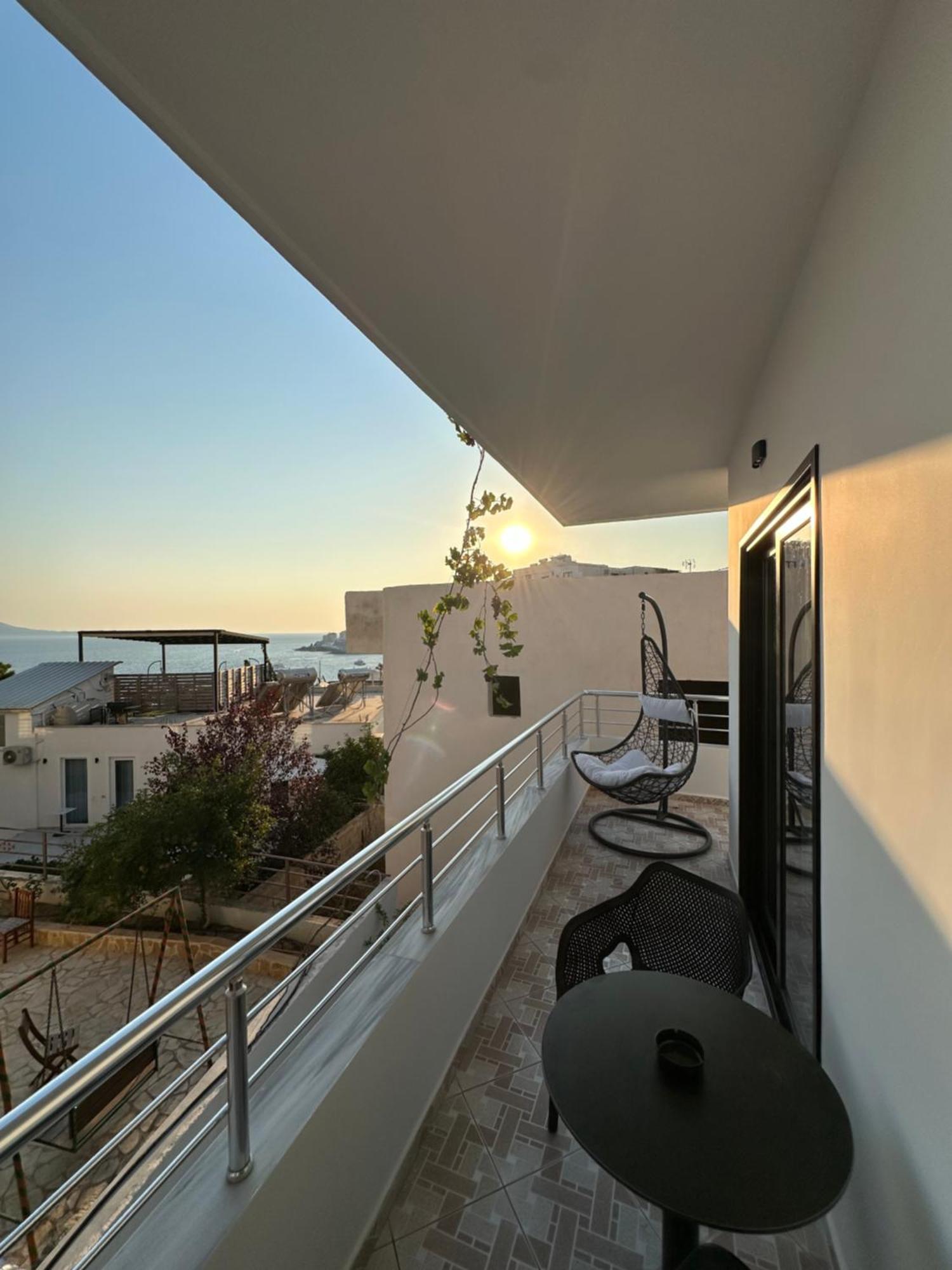 Io'S Apartments Sarande Exterior photo