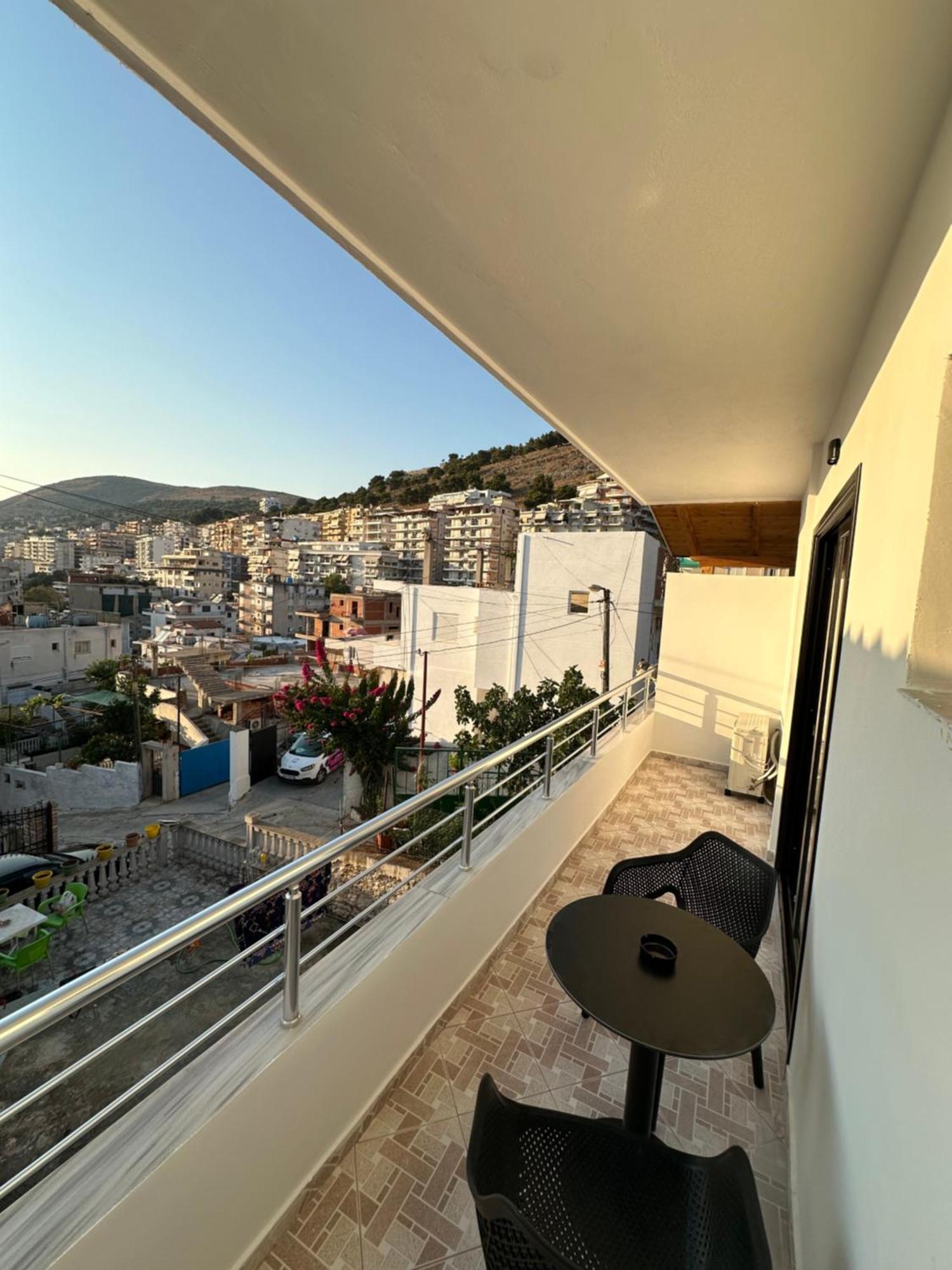 Io'S Apartments Sarande Exterior photo